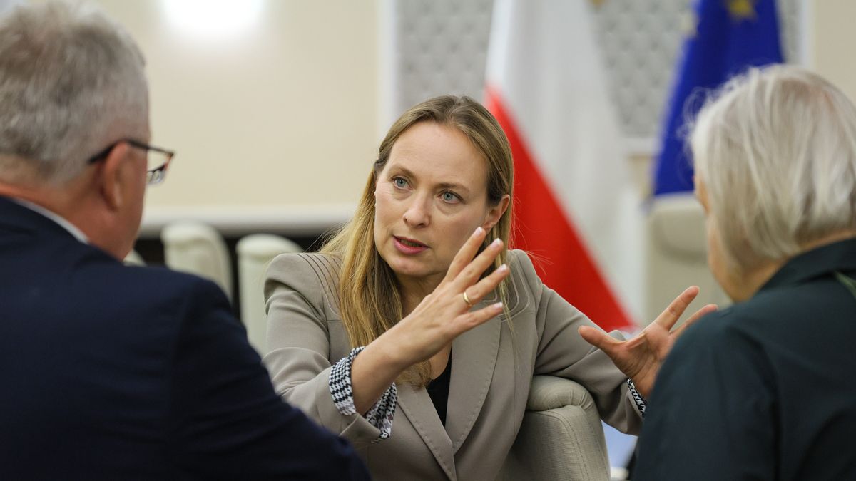Katarzyna Pe�czy�ska-Na��cz
Pawe� Supernak
kancelaria prezesa rady ministr�, kprm, Pe�czy�ska Na��cz, polityk polityka, posiedzenie, rada ministr�w, rz�d, rz�d Donalda Tuska, rz�du
