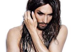 Odmieniona Conchita Wurst! Tym razem postawiła na róż