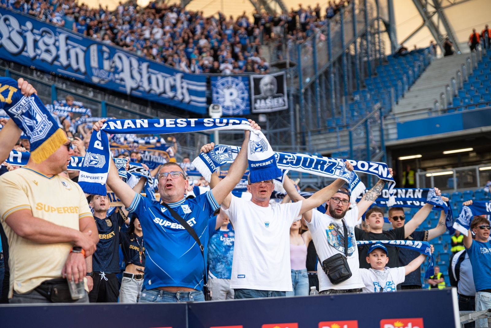 Lech obronił mistrzostwo! Emocjonalny remis 2:2 w ostatnim meczu