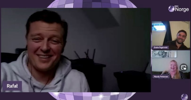 Rafał Brzozowski promuje się w zagranicznym wywiadzie