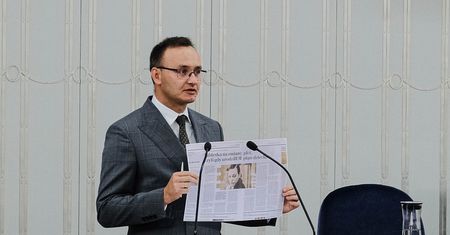 Mikołaj Pawlak komentuje swoje zawiadomienie ws. tabletek. "Postępowanie jest rozwojowe"