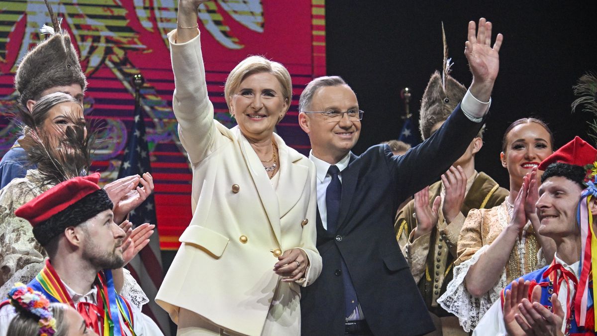 Andrzej Duda, Agata Kornhauser-Duda
Radek Pietruszka
ameryka�ska, dyplomacja, Kornhauser Duda, obywatele, polacy za granic�, polityk, polityka, polonia, prezydent RP, spotkanie, stany zdjednoczone, stroje ludowe, usa, wizyta, zagraniczna