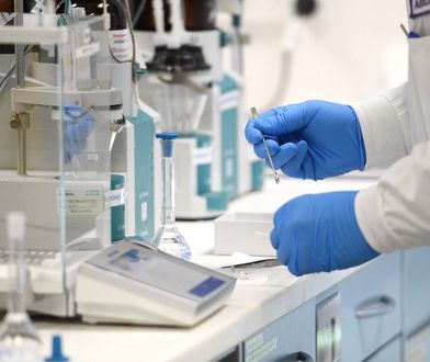 Najnowszy sondaż. 43 proc. Polaków wierzy w mity związane z koronawirusem