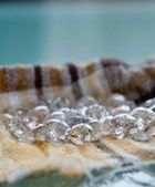 "Układ warszawski": Pomóż komisarzowi Opornemu odnaleźć diamentową kolię!