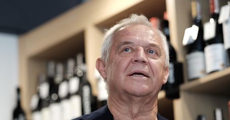 "Jak tatuś zrobi biznes, to...". Marek Kondrat w świecie win radzi sobie coraz lepiej