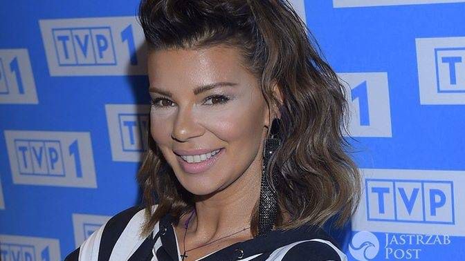 Edyta Górniak w biało-czarnej sukience