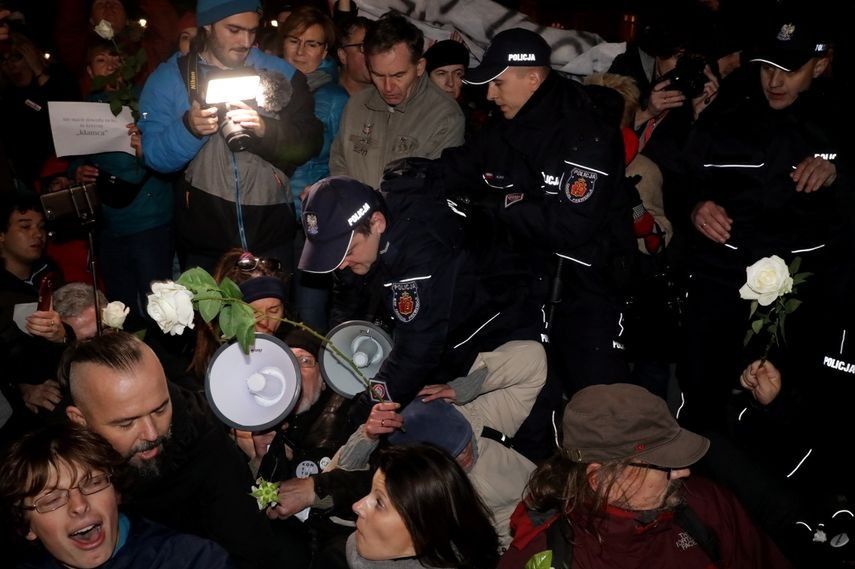 90. miesięcznica smoleńska. Stołeczna policja podaje bilans