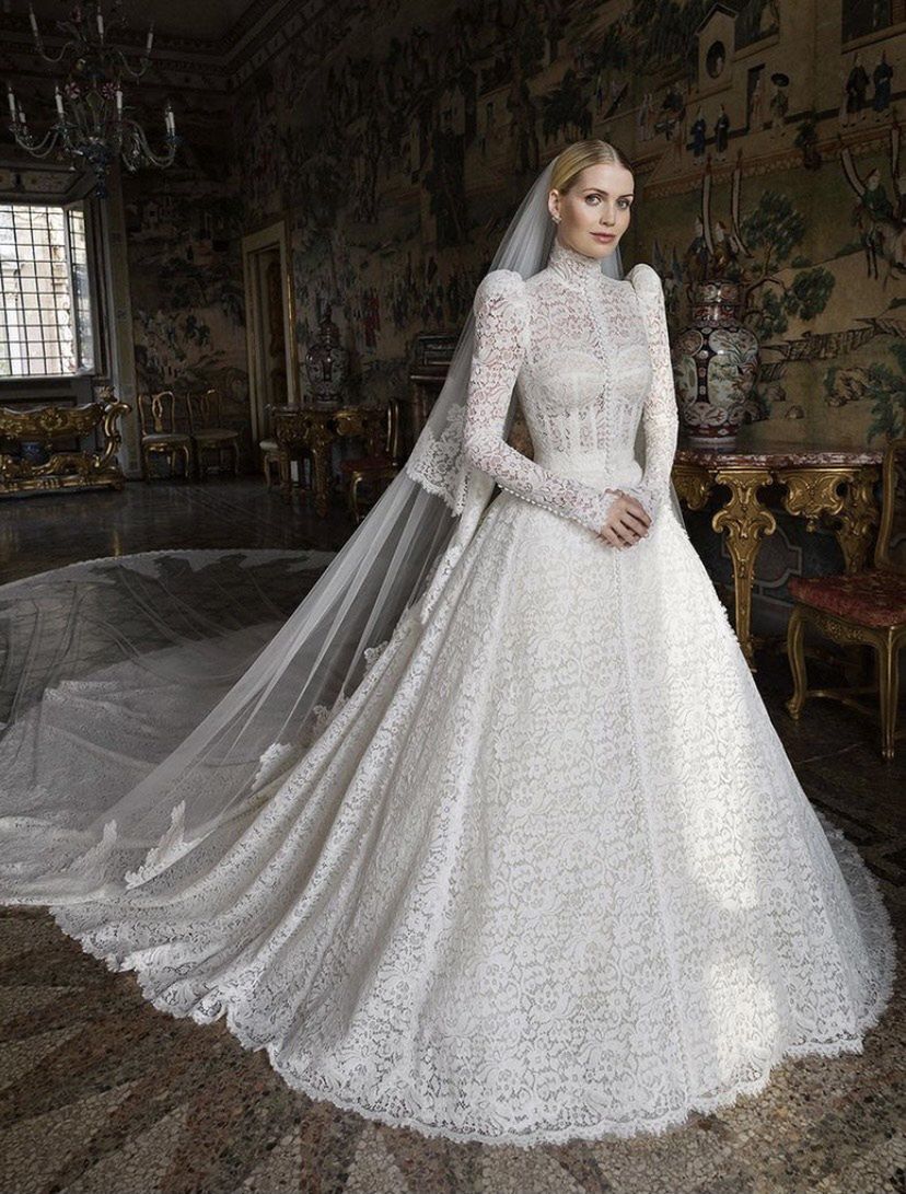 Kitty Spencer poślubiła multimilionera w "wiktoriańskiej" sukni ślubnej od Dolce & Gabbana