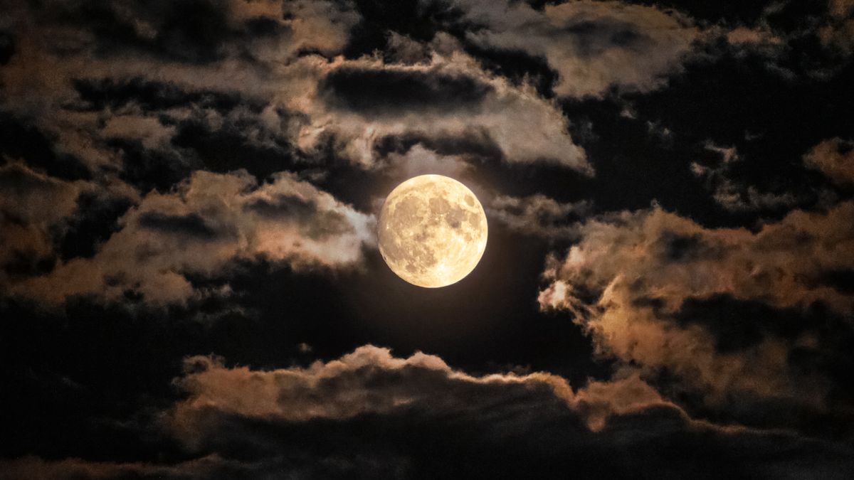 W najbliższą noc na niebie zobaczymy pełnię Ksieżyca 