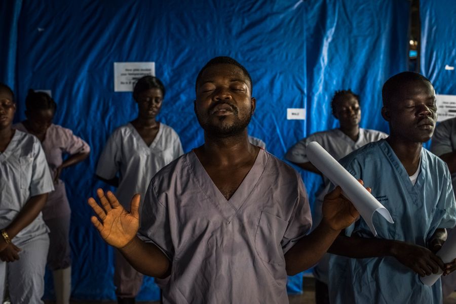 Fotograficzne Pulitzery 2015 za zdjęcia z epidemii eboli i zajść w Ferguson 16