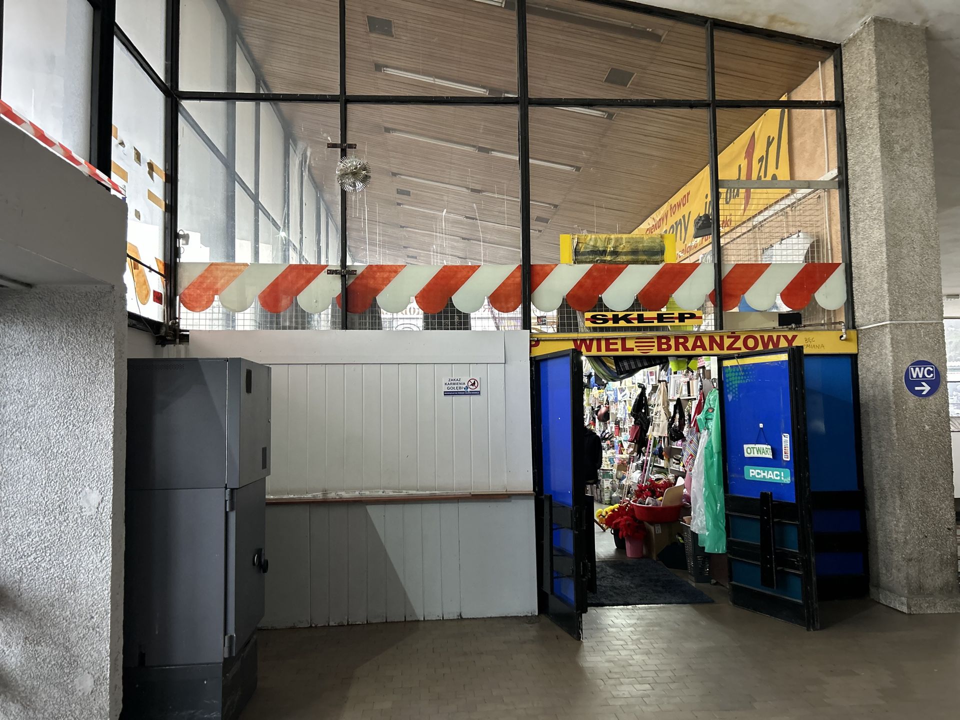 Dworzec PKS w Gdańsku od lat popadał w ruinę