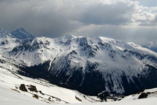 Halny unieruchomił kolejki w Tatrach