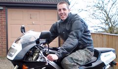 Ostatnie chwile motocyklisty w kampanii przeciw zbyt szybkiej jeździe (wideo)