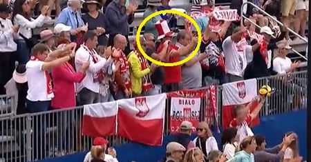 Nagrały ich kamery! W takich strojach dopingowali Świątek