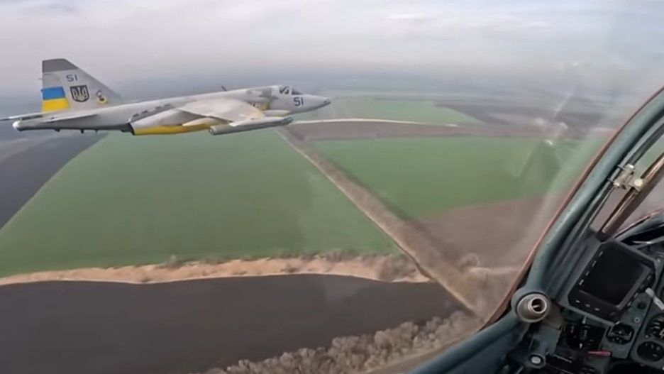 Su-25 w locie nad Ukrainą