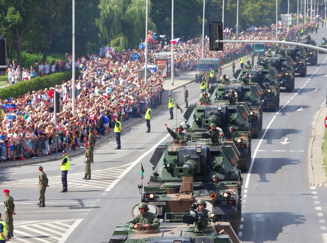 Na zdjęciu armatohaubice Krab, które wykorzystują amunicję 155 mm