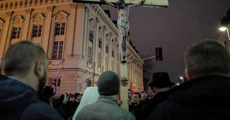 Tego nie wolno robić w Wielki Piątek. Oto lista czynności
