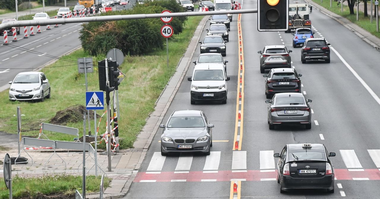 Warszawa: Na remontowanej Wisłostradzie pojawiły się nowe oznaczenia. W lipcu doszło tam do śmiertelnego wypadku. Czy teraz będzie bezpieczniej?
