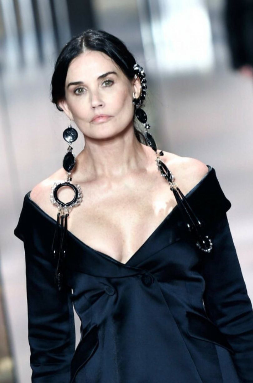 Demi Moore na pokazie Fendi