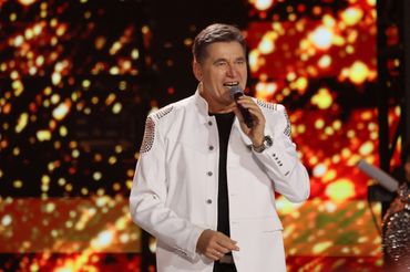 Sławomir Świerzyński z Bayer Full na sylwestrze TV Republika. 