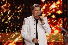 Sławomir Świerzyński z Bayer Full na sylwestrze TV Republika. 