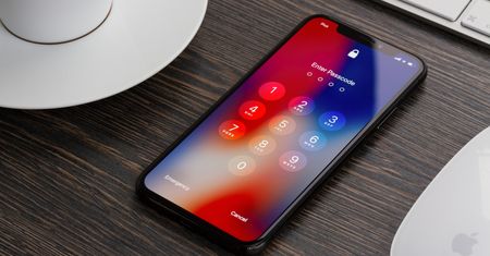 iPhone'y ze sprzętową luką niemożliwą do załatania. Pozwala złamać miliony urządzeń