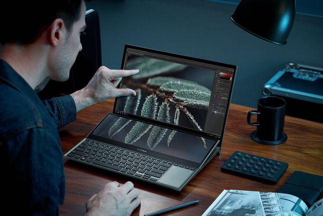 Dwuekranowy ZenBook Pro Duo zdobył prestiżowe wyróżnienie 2021 CES Innovation Award