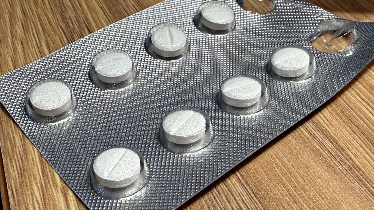 Uśmierzają silny ból, ale niosą ogromne ryzyko. Jak działają opioidy?