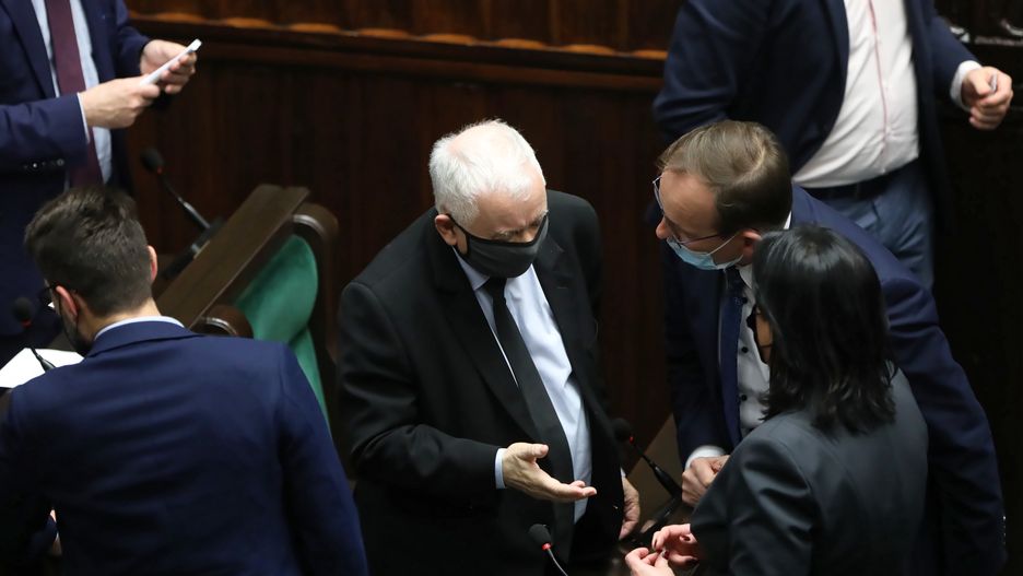 PiS w dużych tarapatach? Jest nowy sondaż 