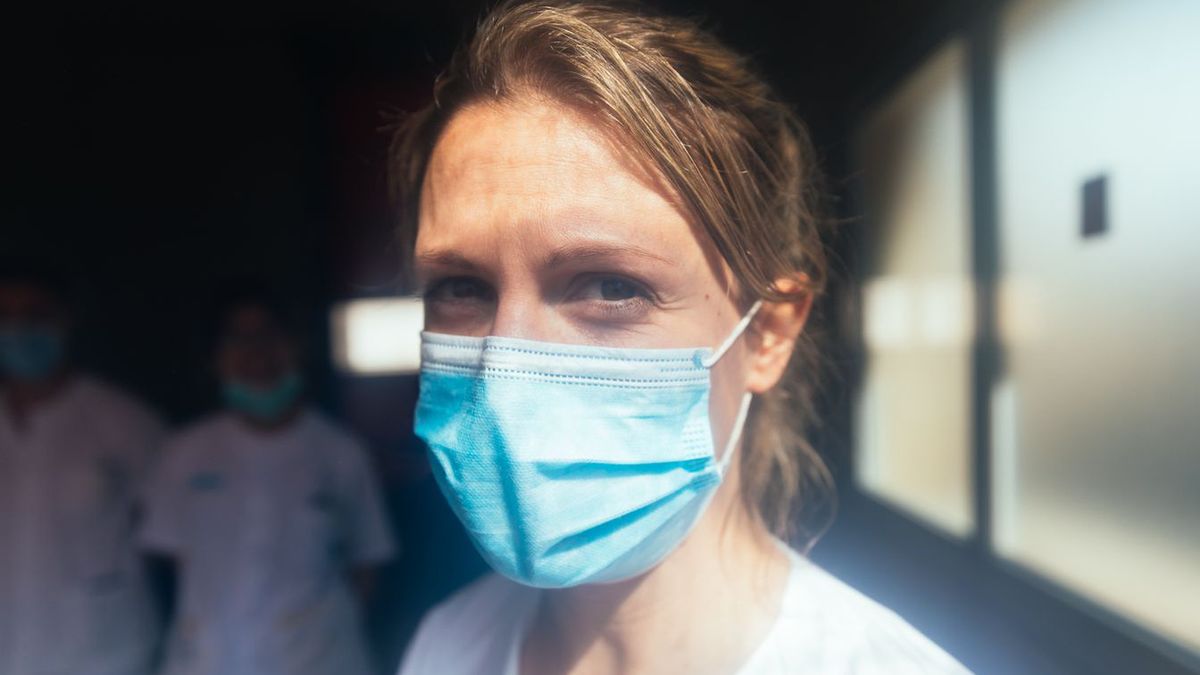 Koronawirus wymusza na personelu medycznym stosowanie dodatkowych środków ochrony.