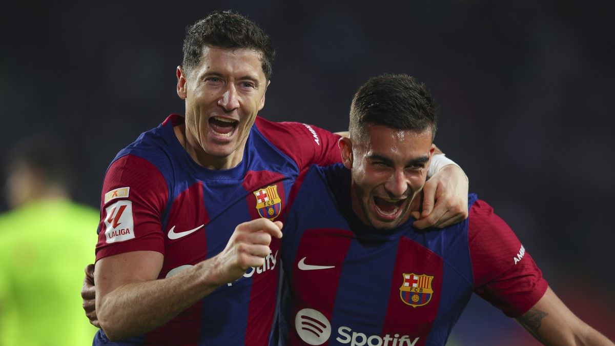 Getty Images / Eric Alonso / Na zdjęciu: Robert Lewandowski i Ferran Torres