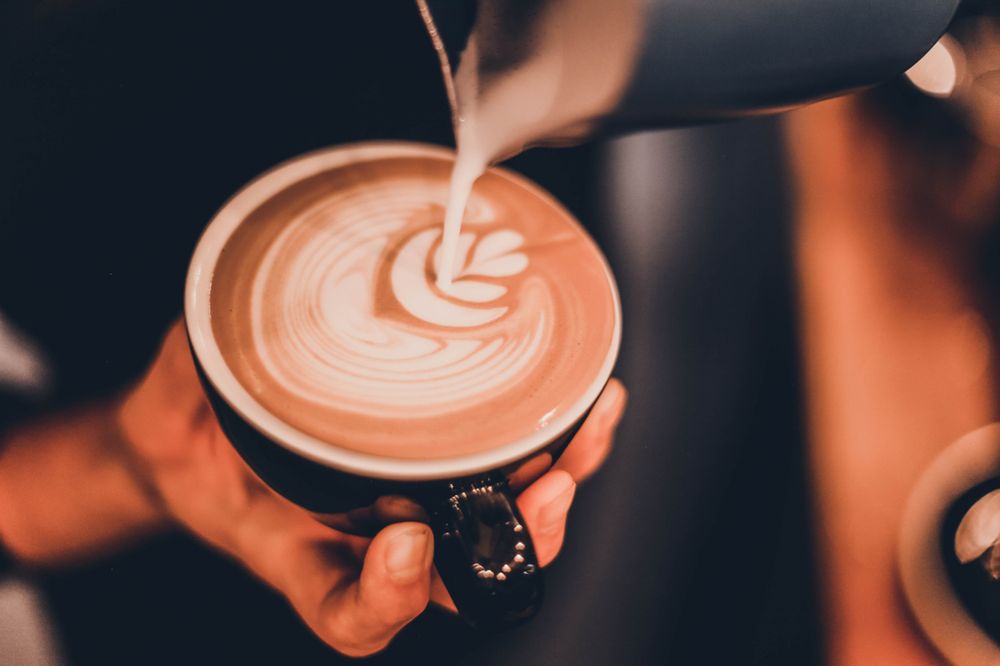 Kawa level up! Wykorzystaj ekspres do kawy, aby stworzyć niezwykłe latte art!
