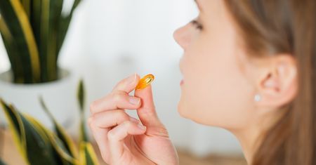Omega-3 nie zawsze chronią mózg. Naukowcy ostrzegają przed suplementacją "na własną rękę"