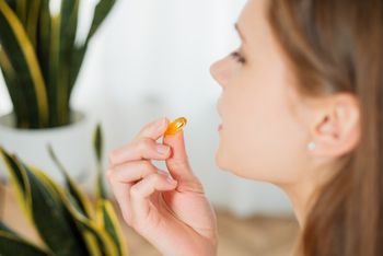 Omega-3 nie zawsze chronią mózg. Naukowcy ostrzegają przed suplementacją "na własną rękę"