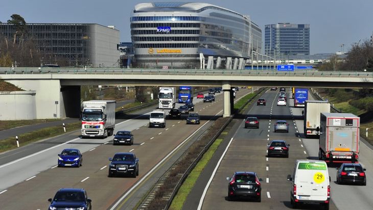 Zdjęcie autostrady A3 z Shutterstock