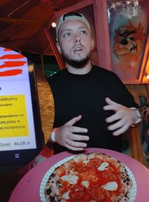 Cwaniak podszył się pod Książula. "Pewnie chciał więcej sera"