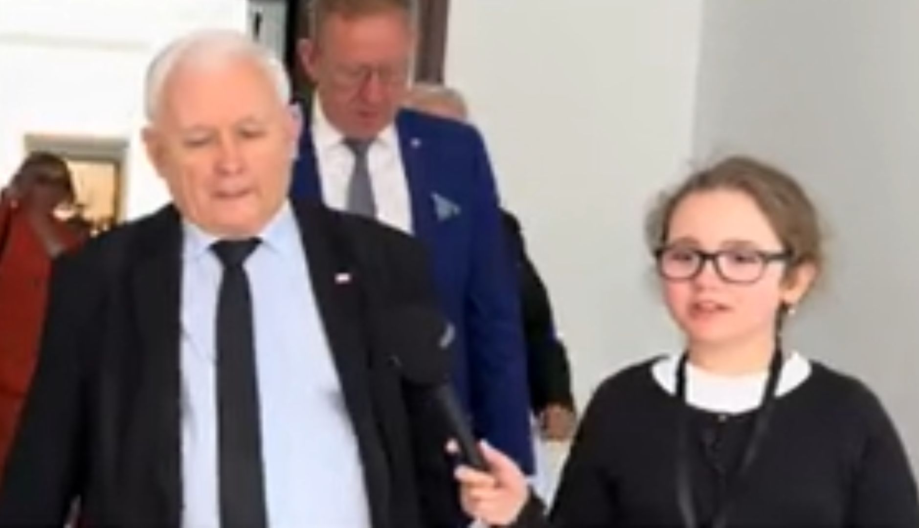 Wtedy Kaczyński rozmawiał. Nagle wypalił do 10-latki: Nie jesteś jeszcze panią