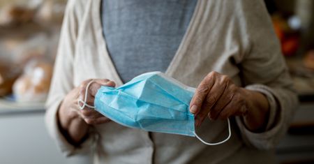 88-letnia Włoszka nie została jeszcze zaszczepiona. Składa pozew