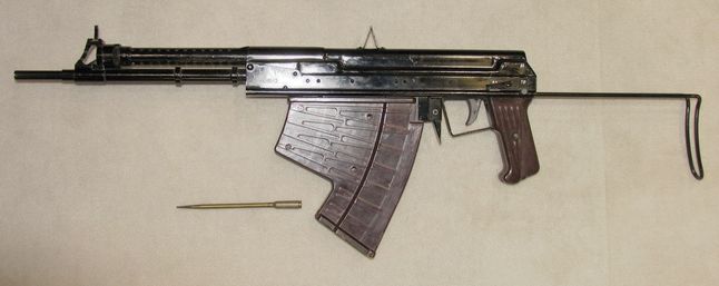 Karabinek APS i jego nietypowy nabój