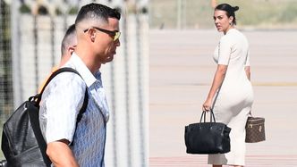 Odpicowani Cristiano Ronaldo i Georgina Rodriguez dumnie kroczą na pokład PRYWATNEGO SAMOLOTU (ZDJĘCIA)