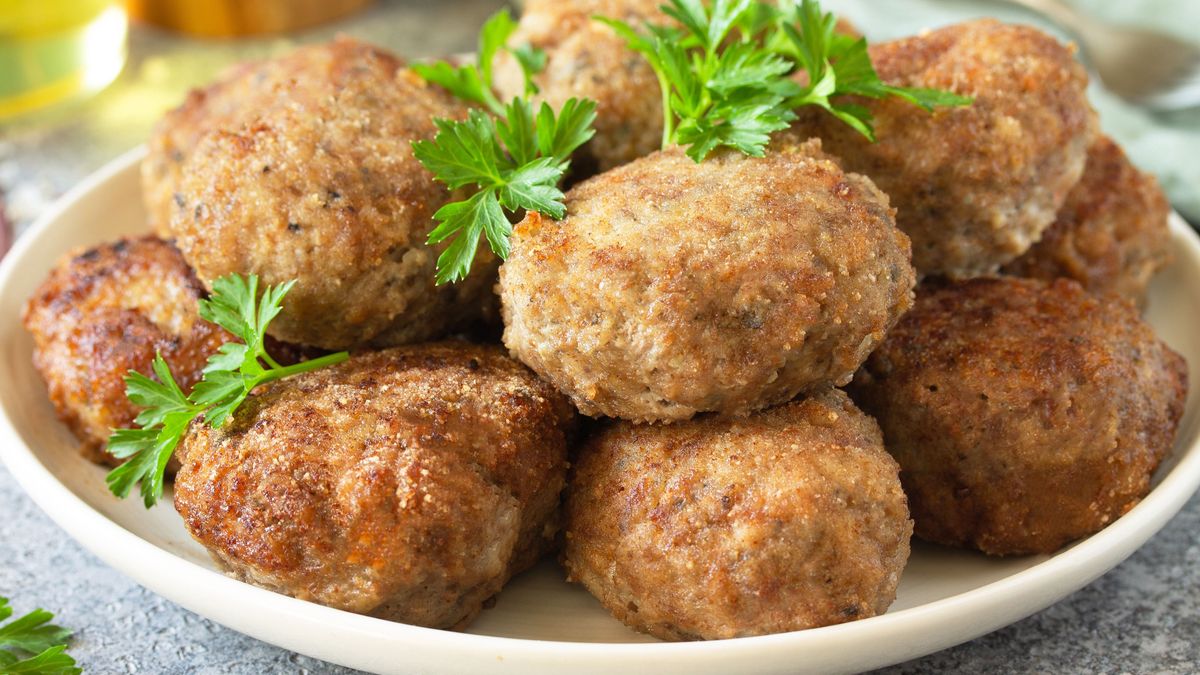 Kotlety mielone łatwo zrobić w  zdrowszej wersji