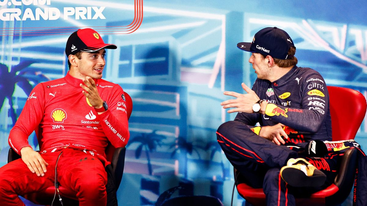 Materiały prasowe / Red Bull / Na zdjęciu: Charles Leclerc (po lewej) i Max Verstappen