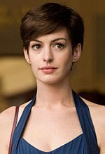 Anne Hathaway z kocimi uszami