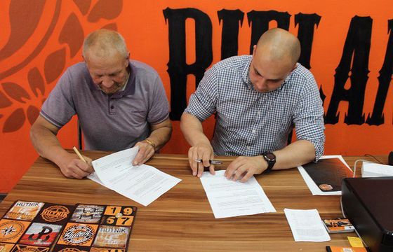 Warsaw Sports Group wypromuje klub Hutnik Warszawa