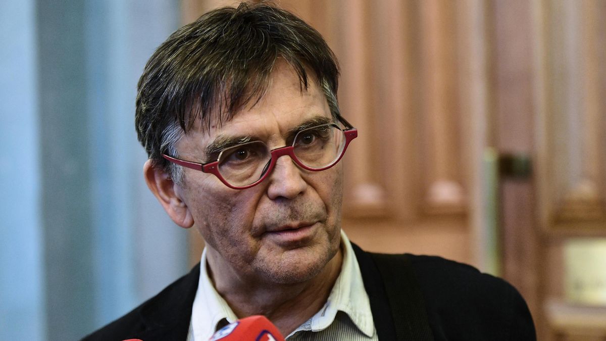 Wiceprezes ZNP Krzysztof Baszczyński (na zdjęciu) wskazuje brakujące informacje po konferencji MEN.