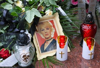 Skromna uroczystość bez znanych osób. Tak pochowano Halinę Kowalską
