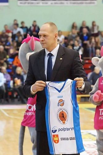 Roman Olszewski: Nigdy nie wtrącałem się do budowy zespołu, ale ktoś musi być zawsze winny foto: sportowa.com.pl/D.Szczypior