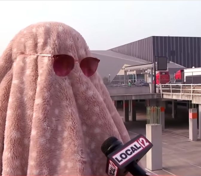 Fanka Taylor Swift ukryła się pod kocem. Zdradziła powód