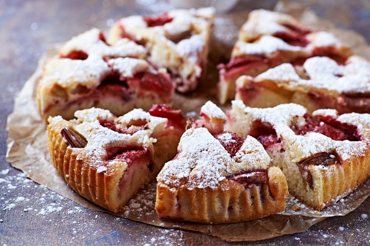 Spring's Delight. Dive into Strawberry-Rhubarb Cake Bliss