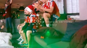 Kolęda, życzenia, choinka i przebranie. Piłkarze znają przepis na świąteczne wideo